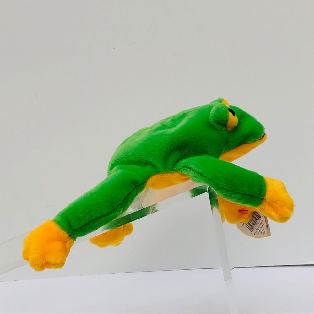 Ty Smoochy the frog prince beanie baby NWT toy